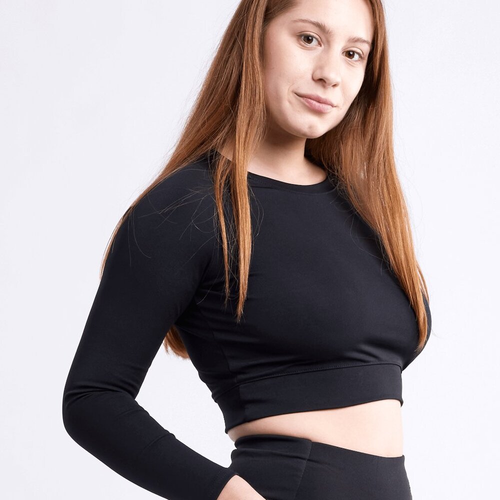 Callisto Collection Long-Sleeve Crop Top Black Small Medium